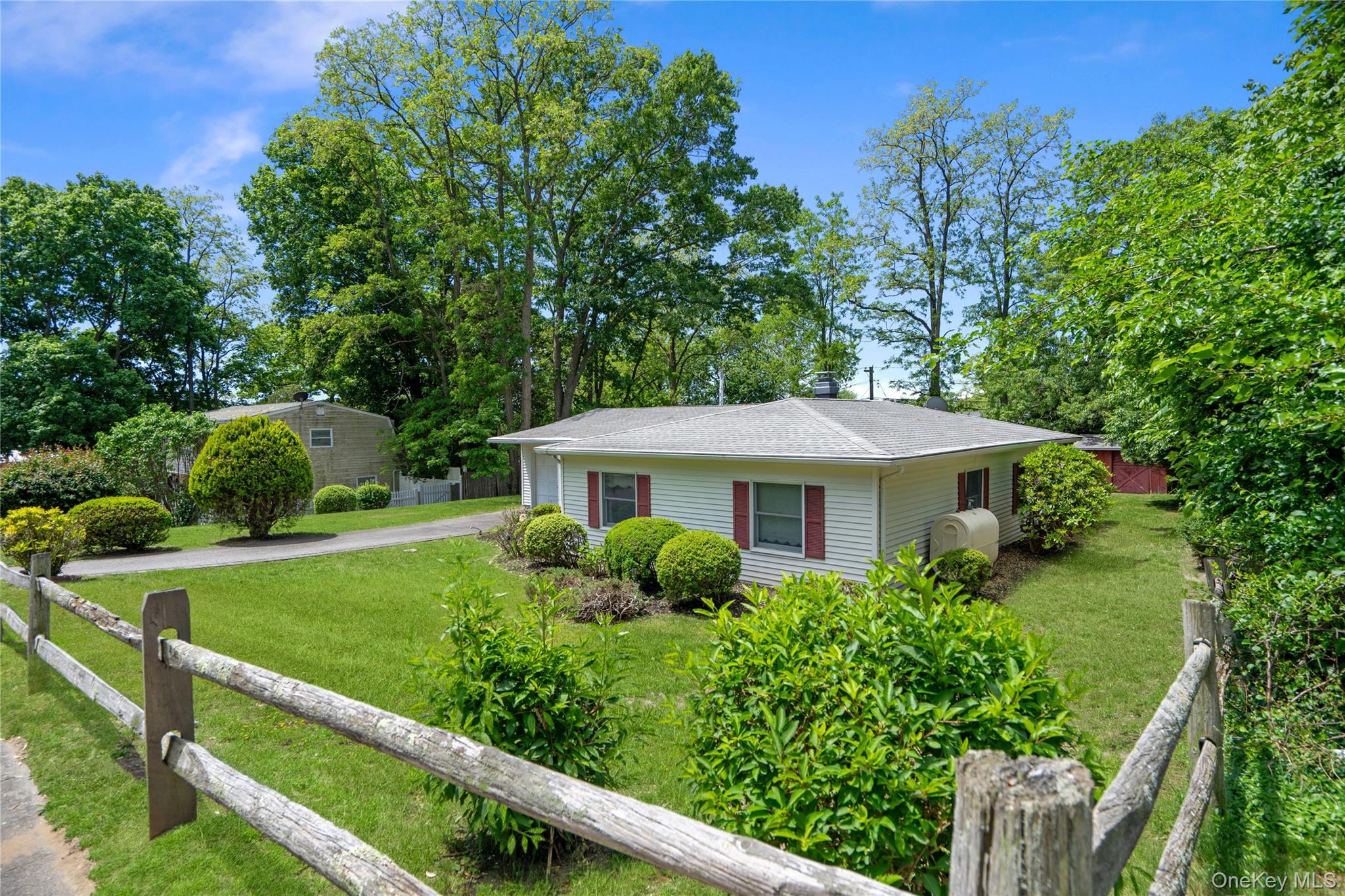 14 Campus Drive Property Photo 3