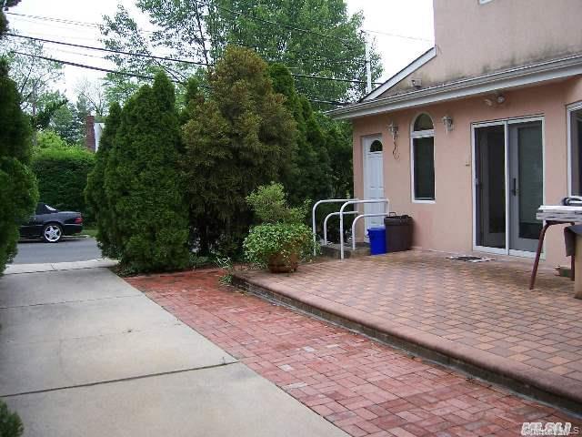 48 Orchard Beach Boulevard Property Photo 2