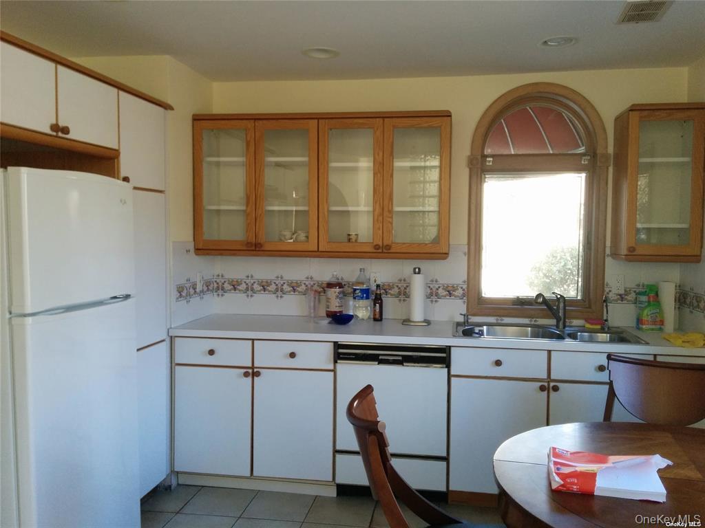 48 Orchard Beach Boulevard Property Photo 6