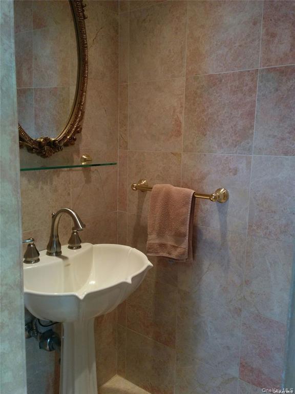 48 Orchard Beach Boulevard Property Photo 9