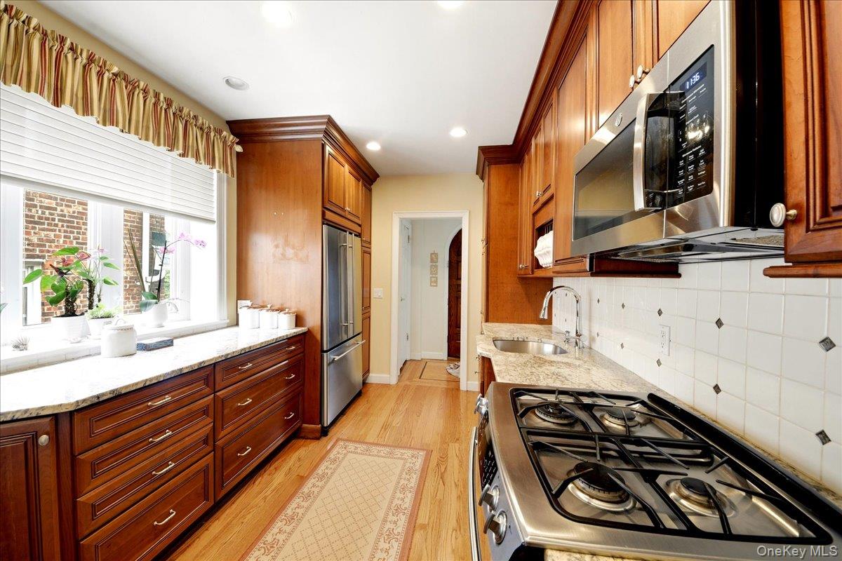 1843 Yates Avenue Property Photo 8