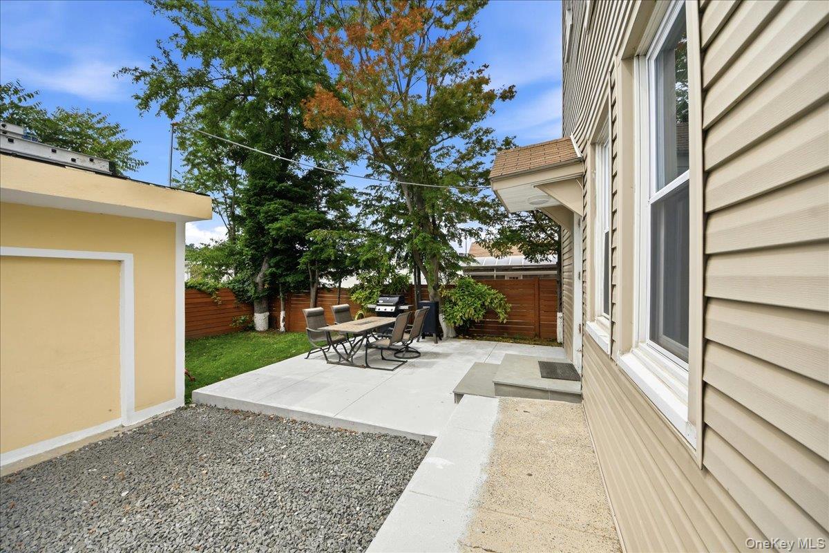 1843 Yates Avenue Property Photo 34