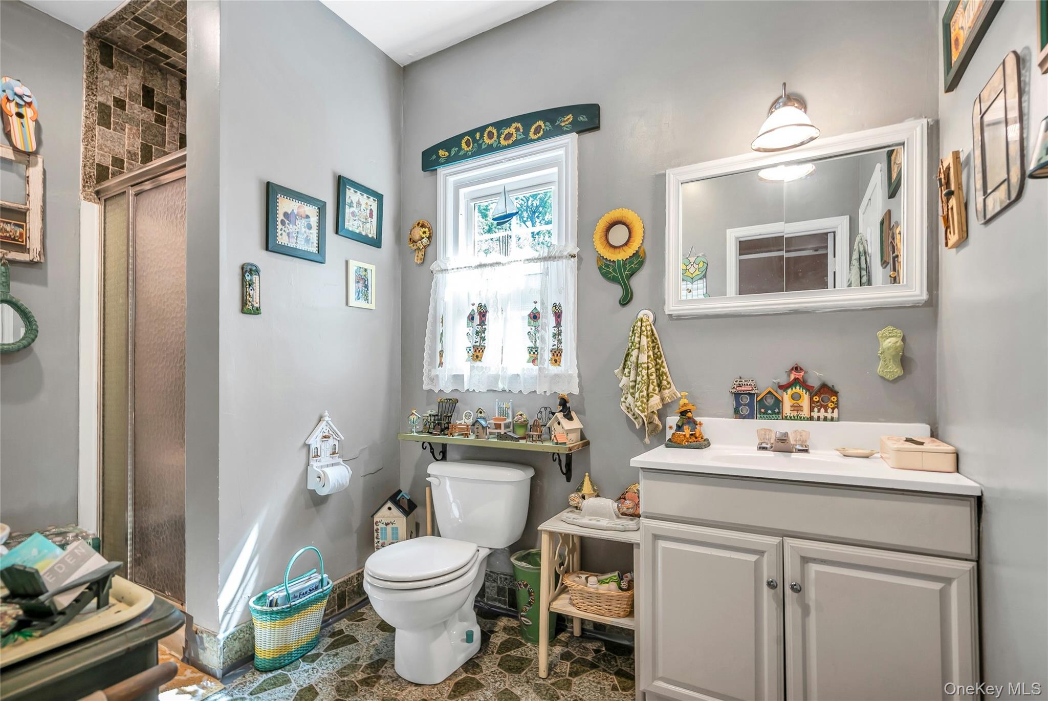 25 Del Place Property Photo 16