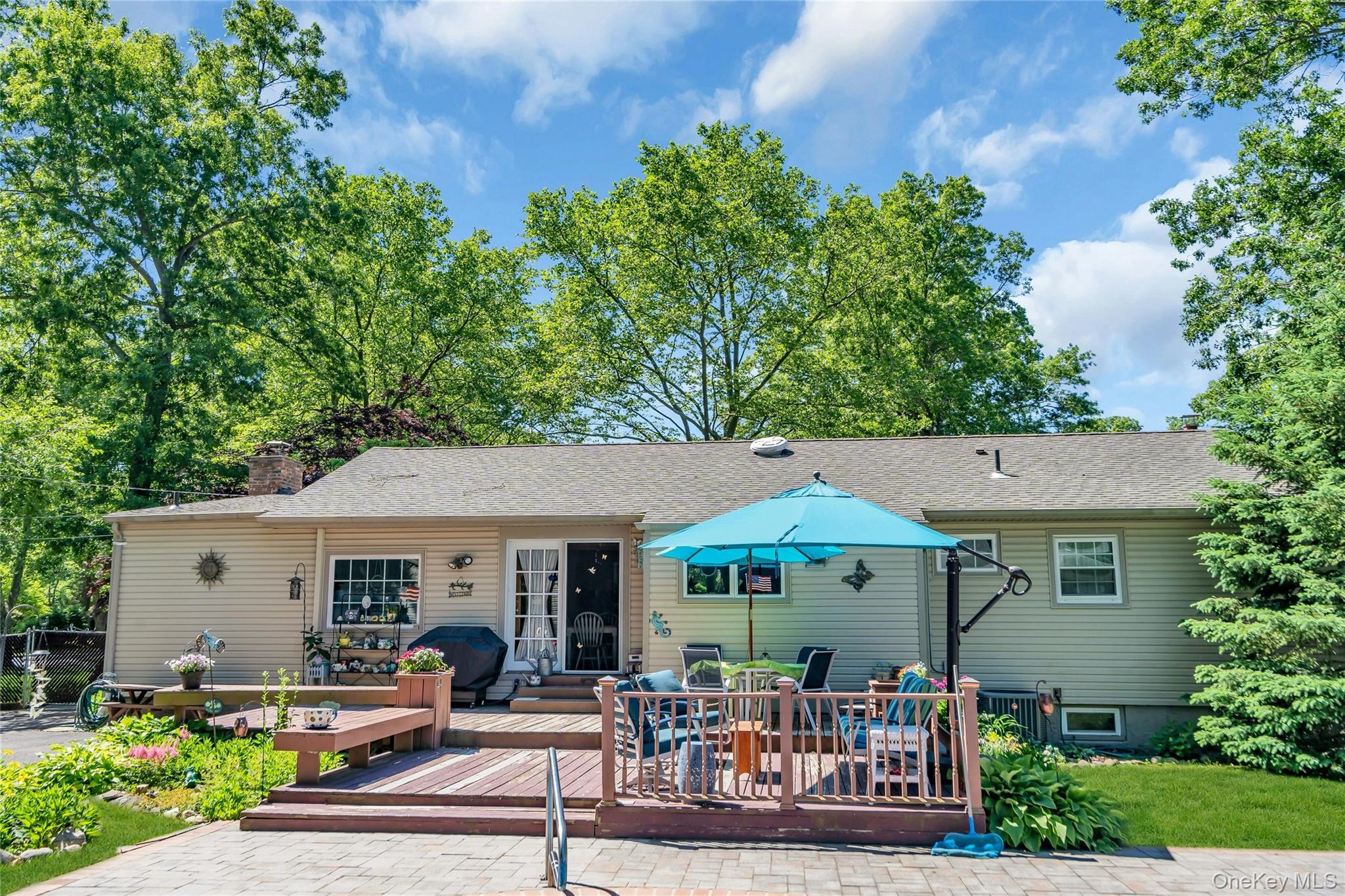 25 Del Place Property Photo 30