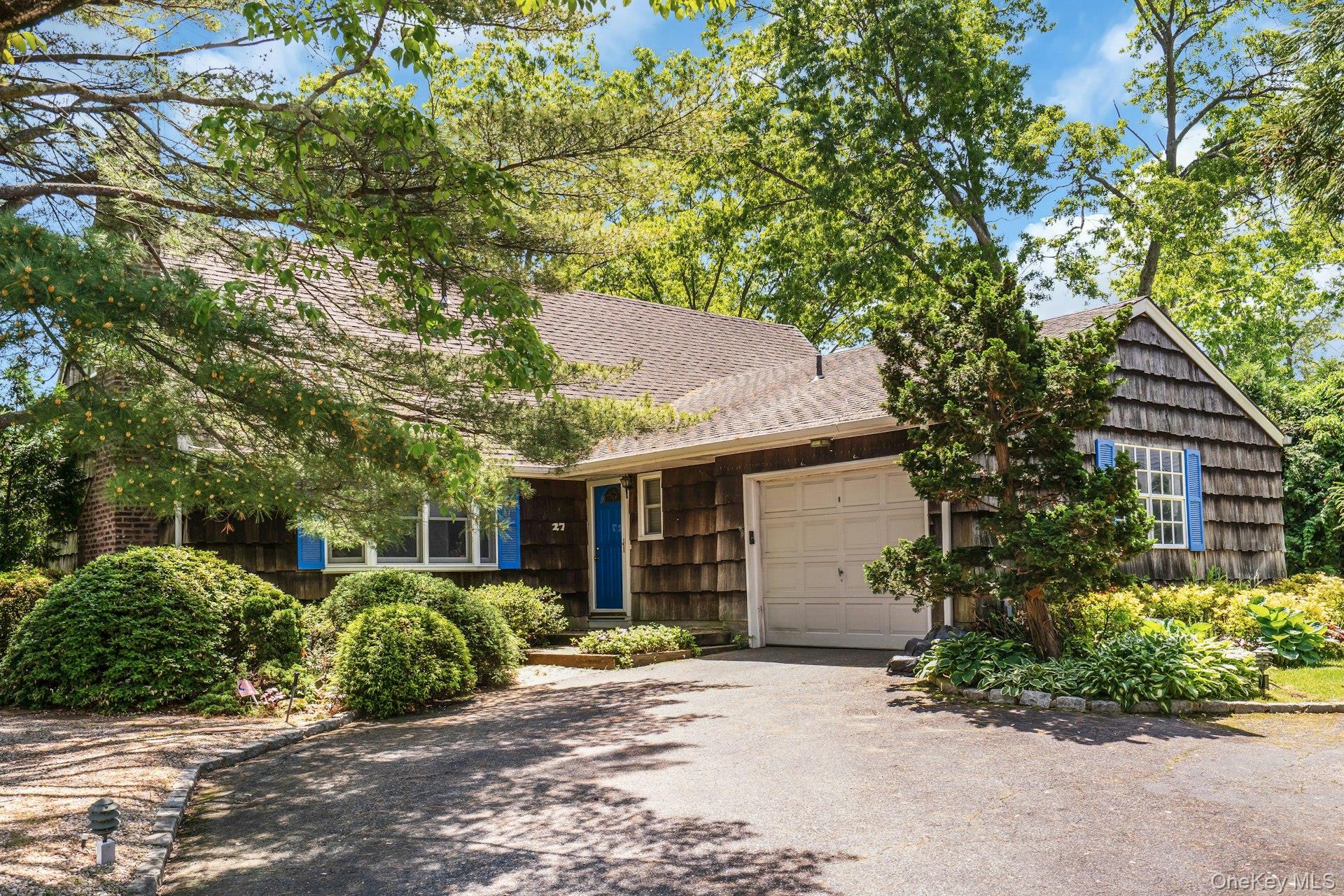 27 Arcadia Drive Property Photo 1