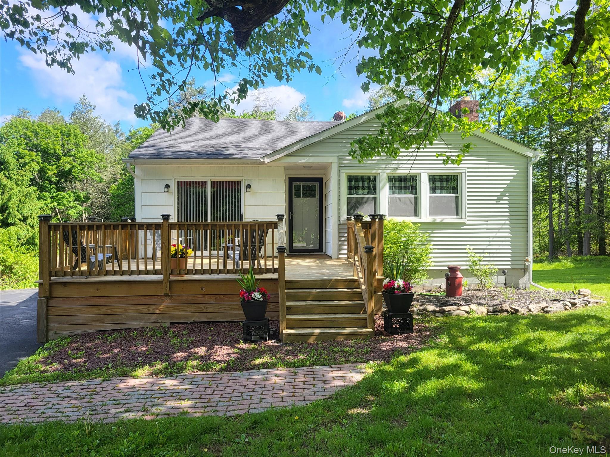286 Dingle Daisy Road Property Photo 1