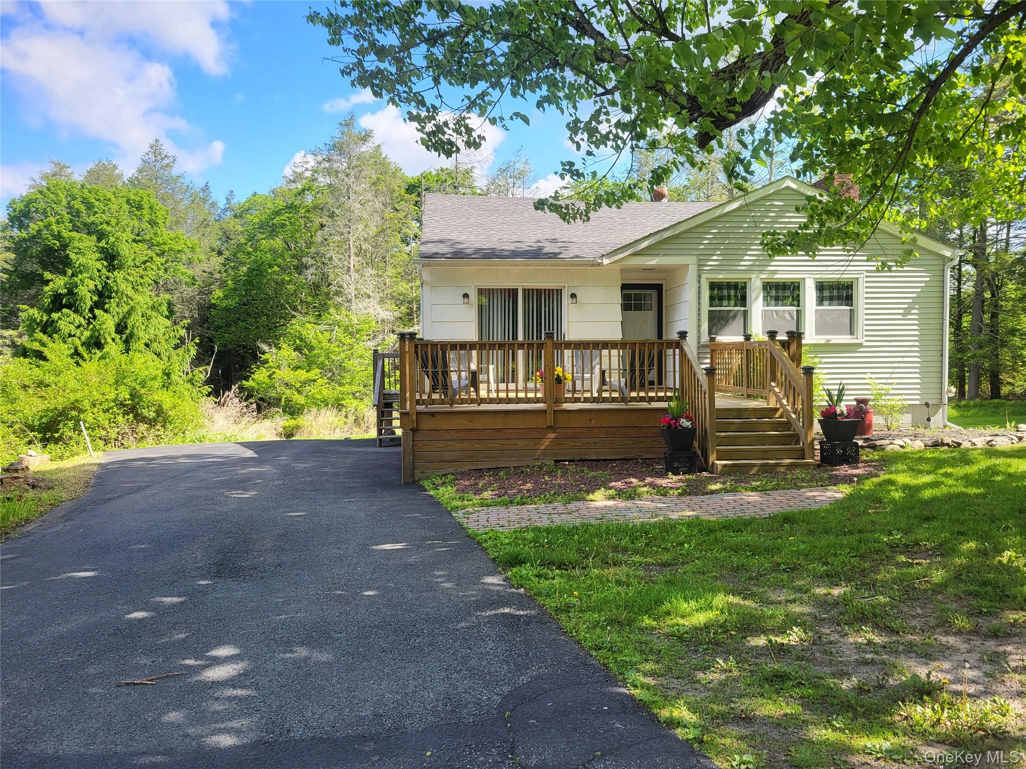 286 Dingle Daisy Road Property Photo 2