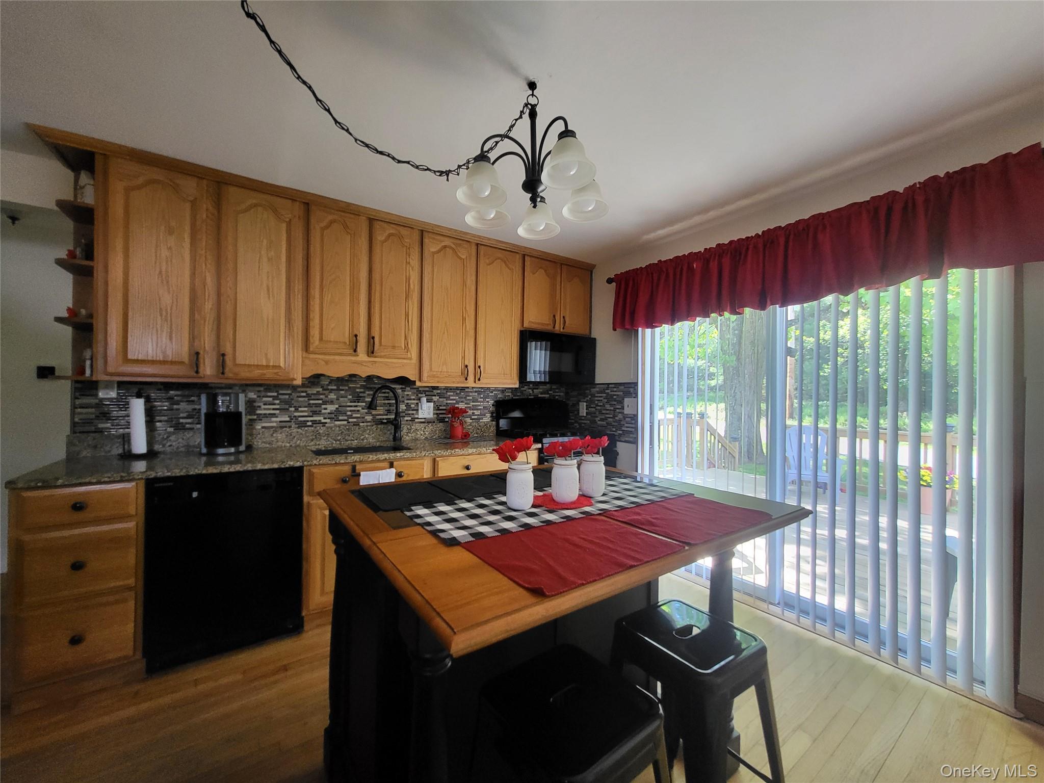 286 Dingle Daisy Road Property Photo 13