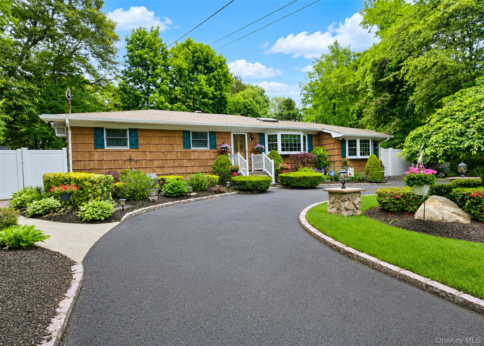 9 Holly Street Property Photo 1
