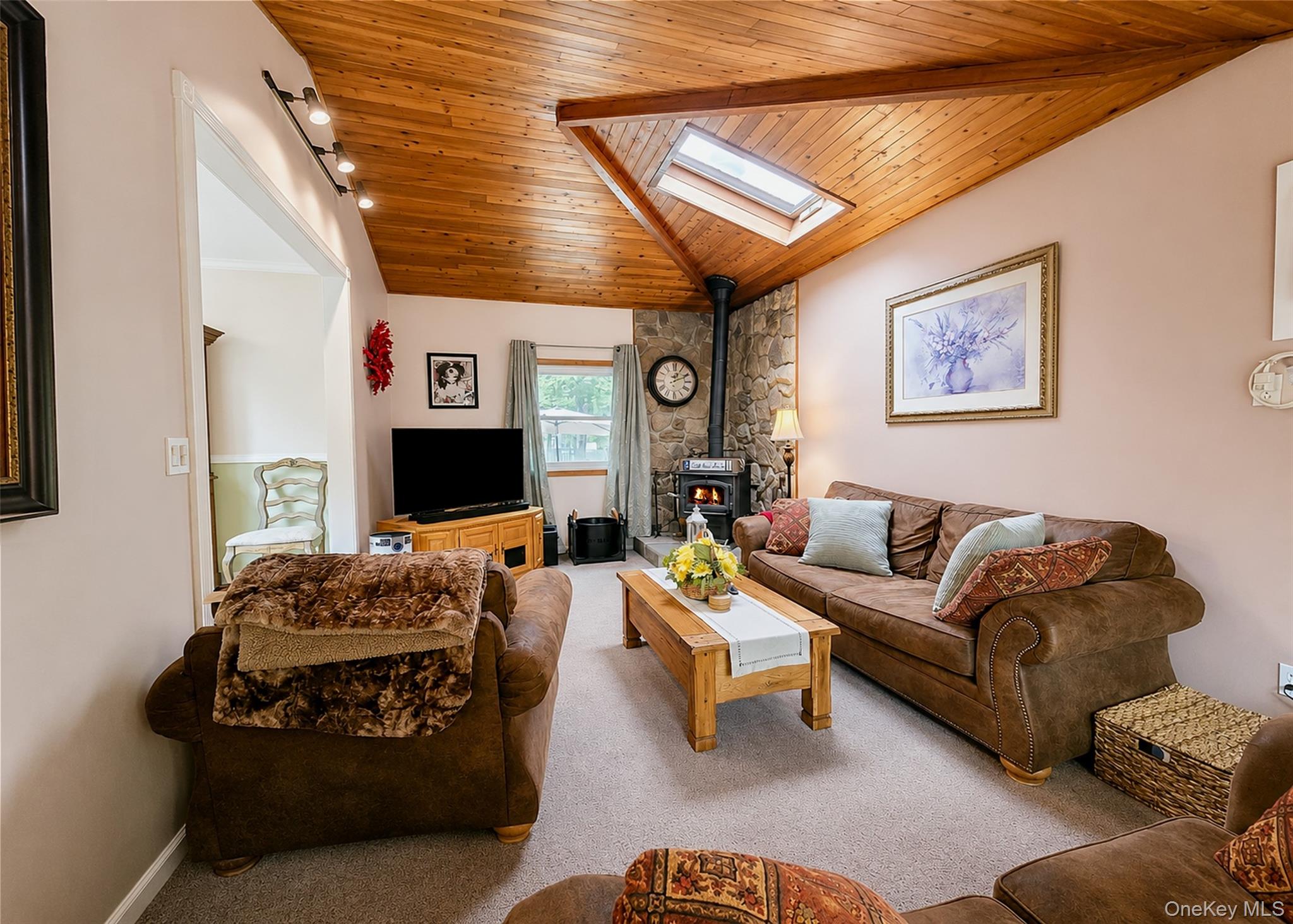 9 Holly Street Property Photo 7
