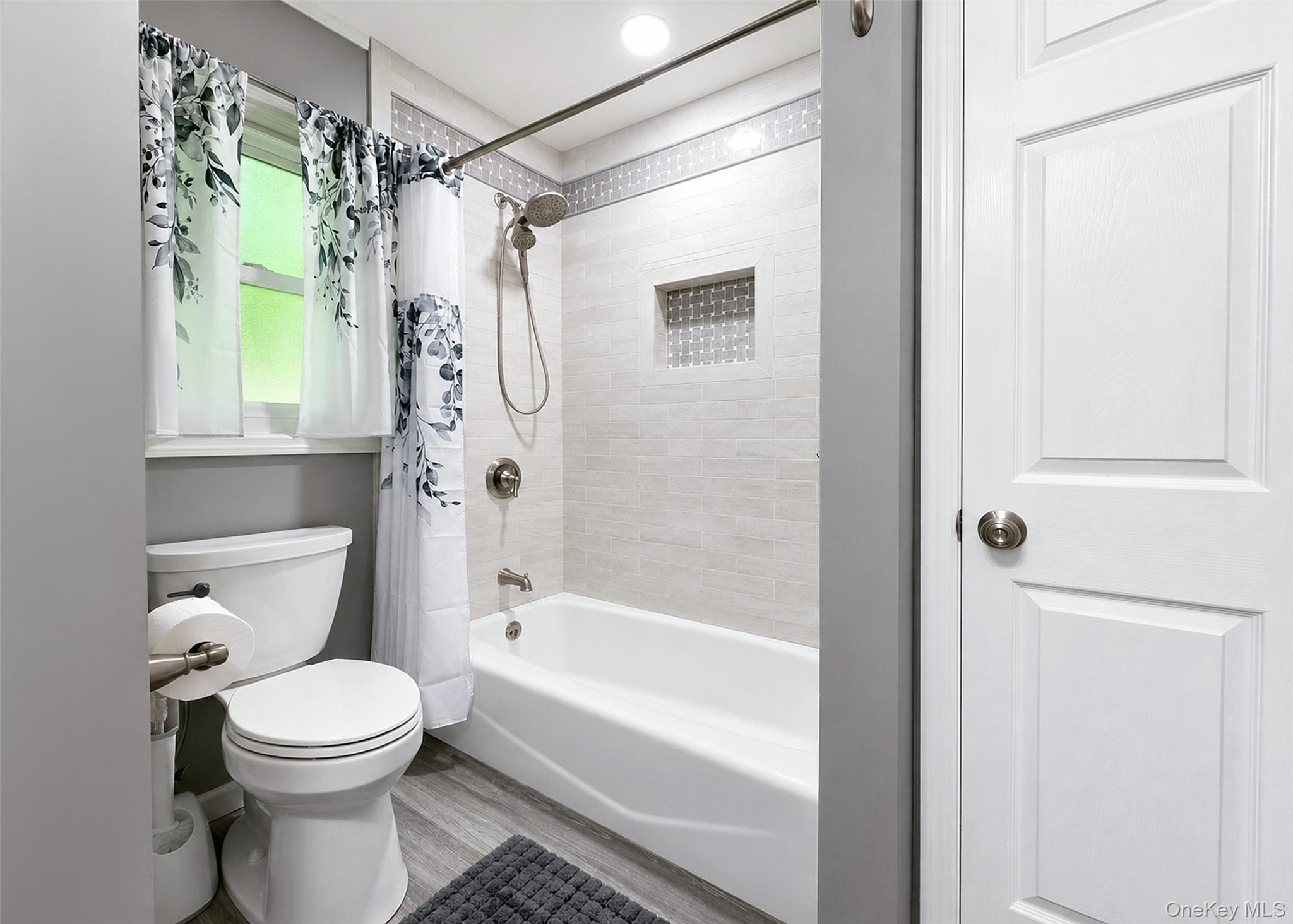 9 Holly Street Property Photo 12