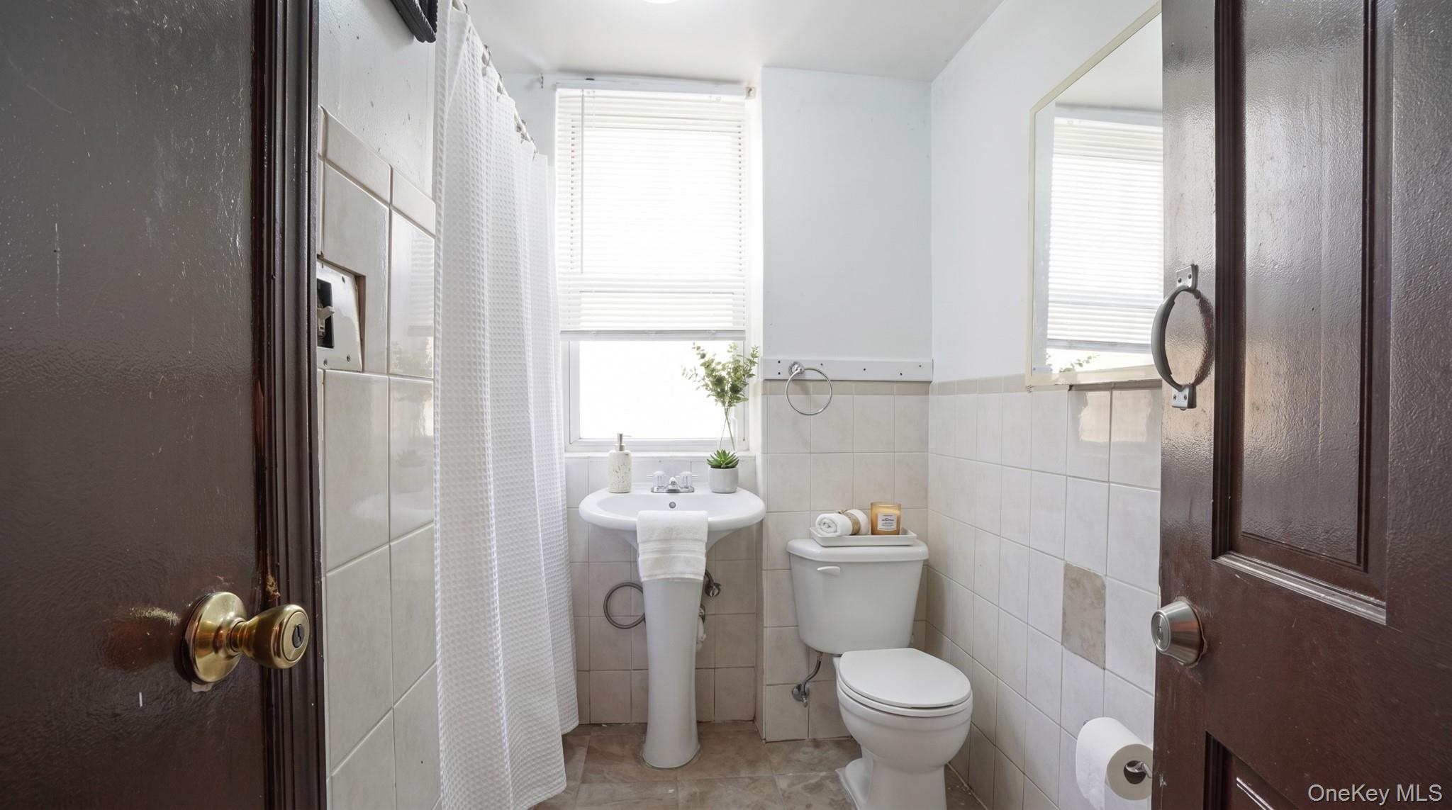2657 Briggs Avenue Property Photo 13