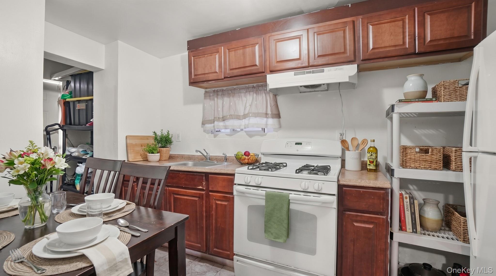 2657 Briggs Avenue Property Photo 14