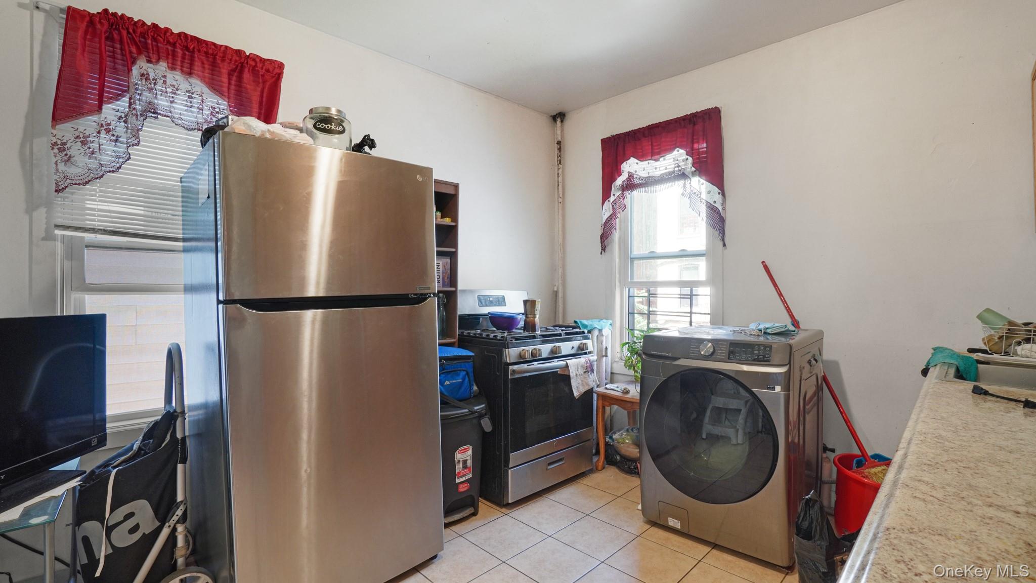2657 Briggs Avenue Property Photo 25