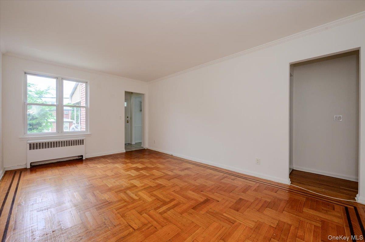 1103 Rhinelander Avenue Property Photo 8