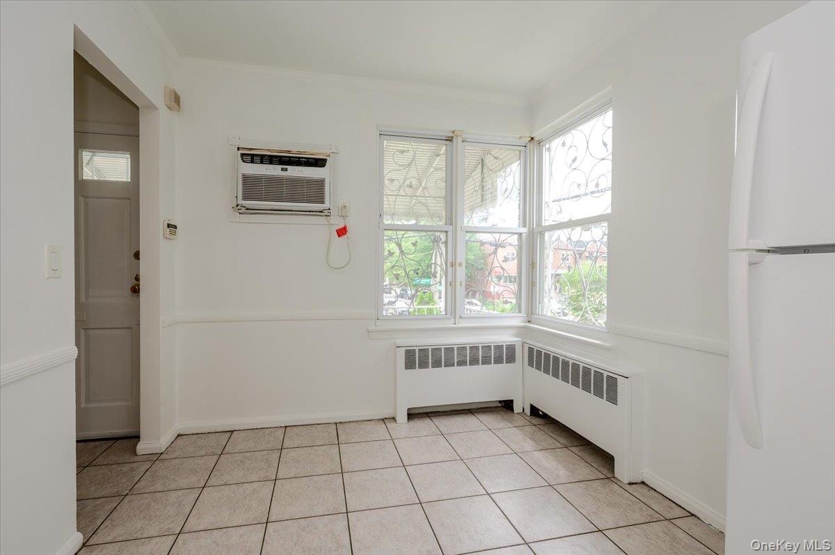 1103 Rhinelander Avenue Property Photo 12