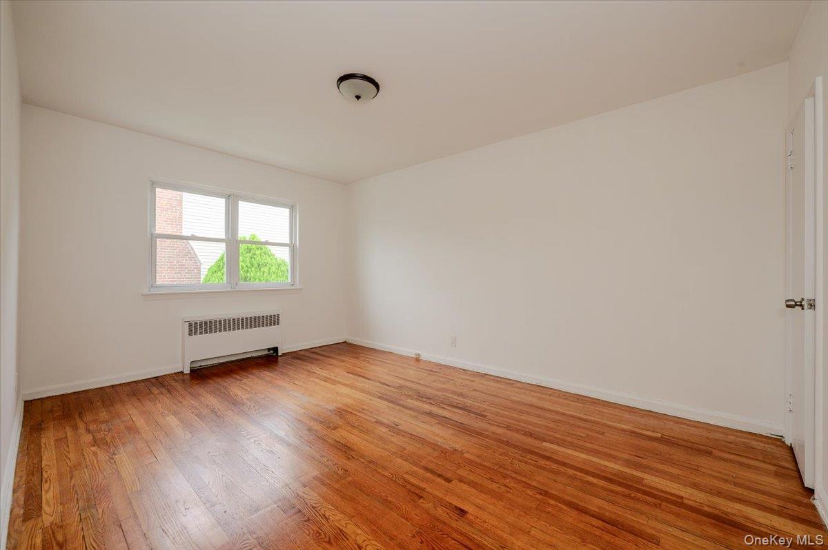 1103 Rhinelander Avenue Property Photo 14