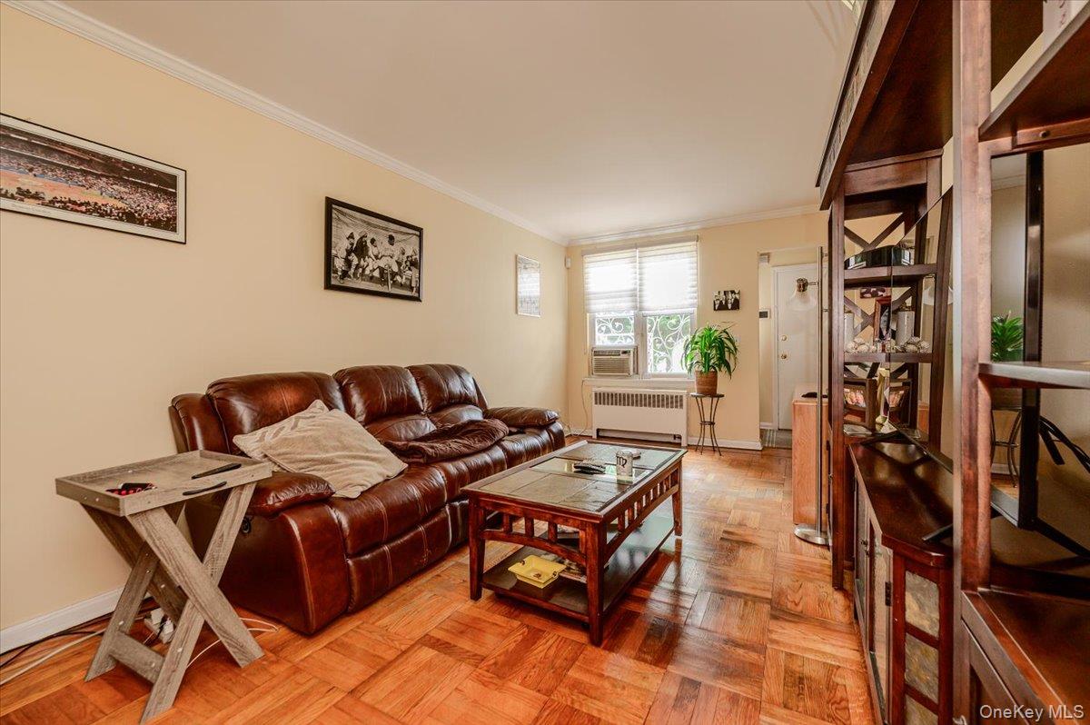 1103 Rhinelander Avenue Property Photo 21
