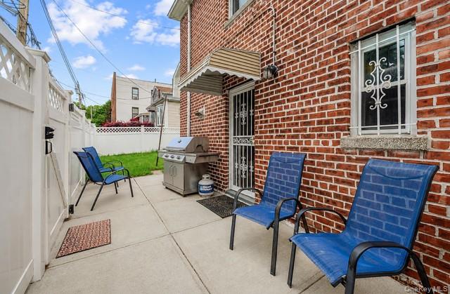 1103 Rhinelander Avenue Property Photo 24