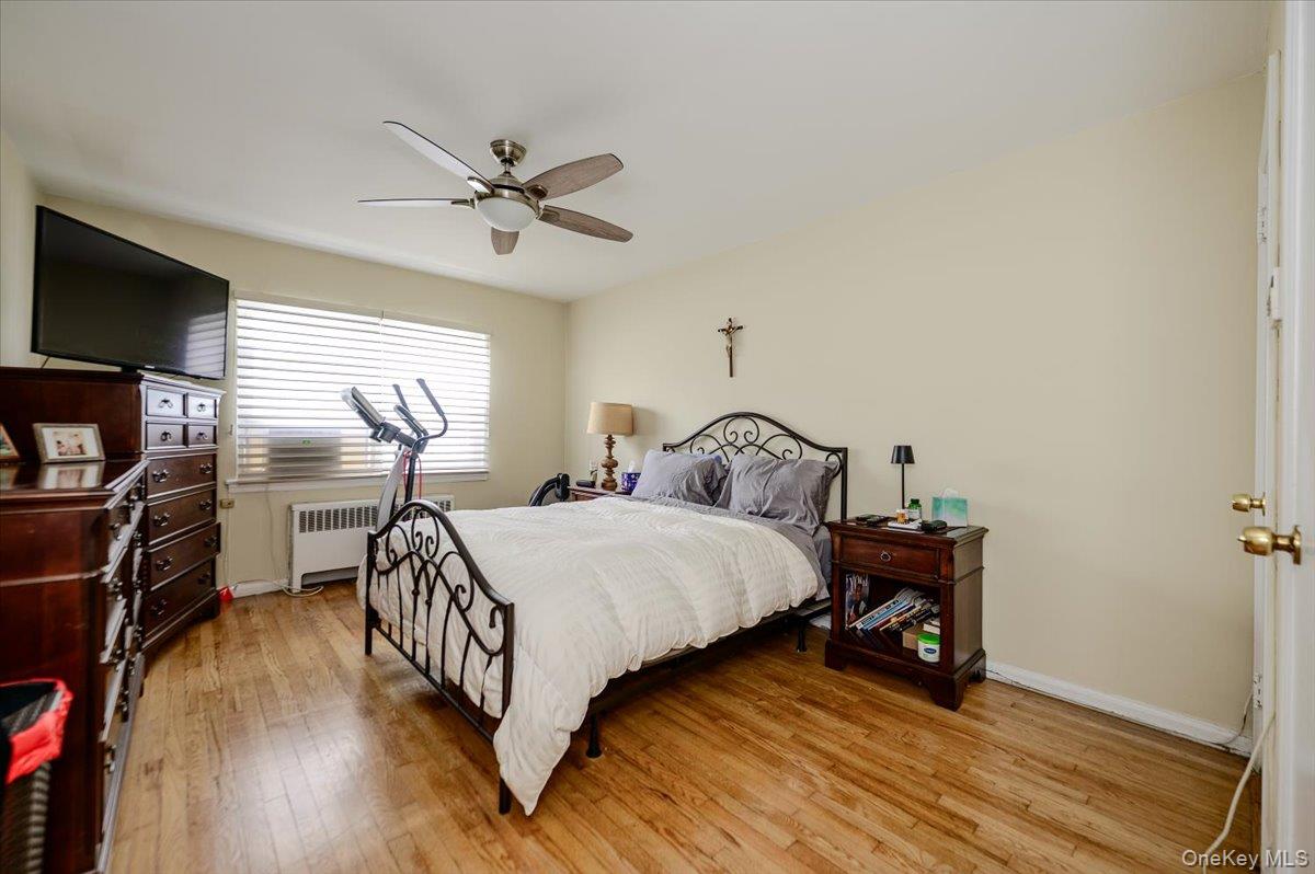 1103 Rhinelander Avenue Property Photo 25