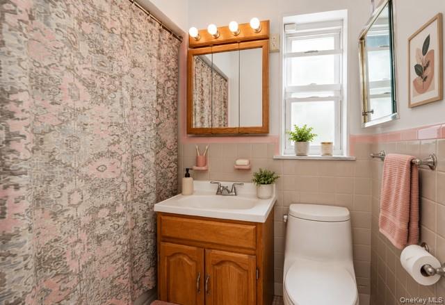 1103 Rhinelander Avenue Property Photo 26