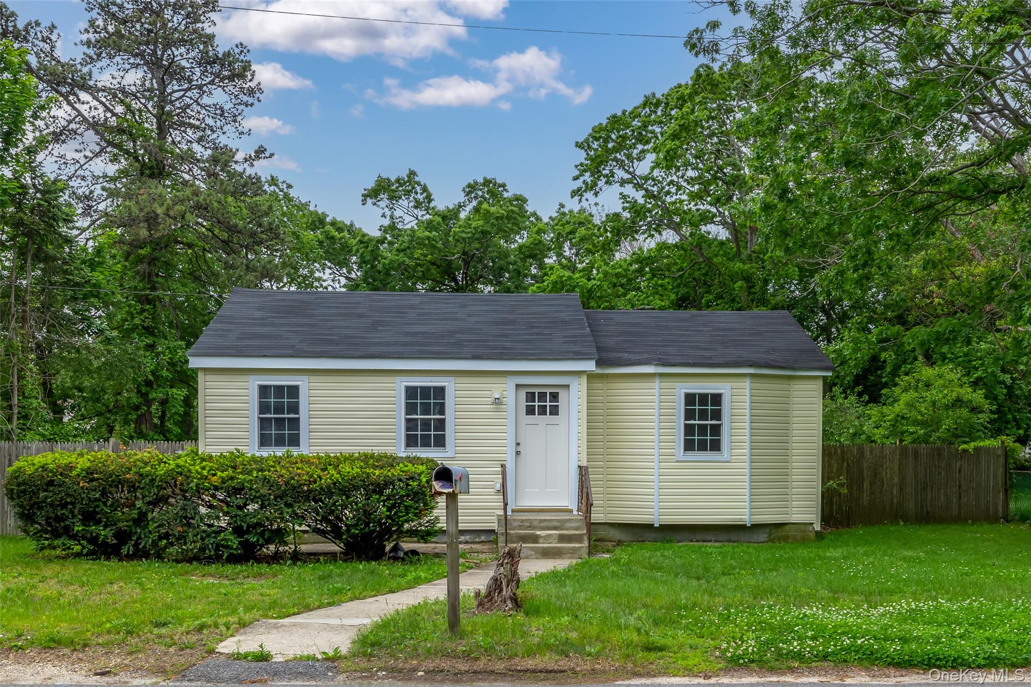 47 Lake Drive Property Photo 1
