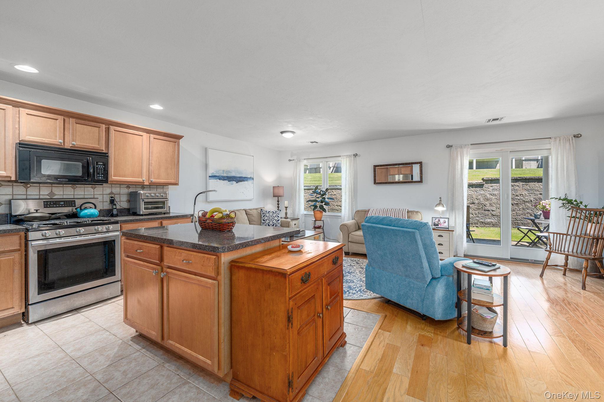 2204 Cedar Path Property Photo 6