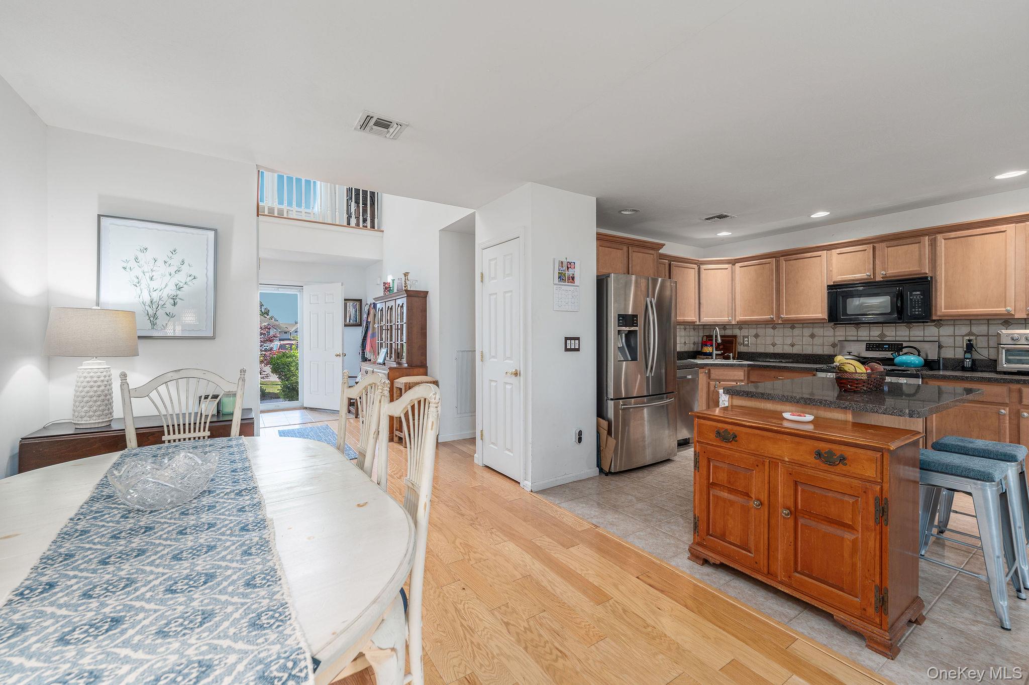 2204 Cedar Path Property Photo 7