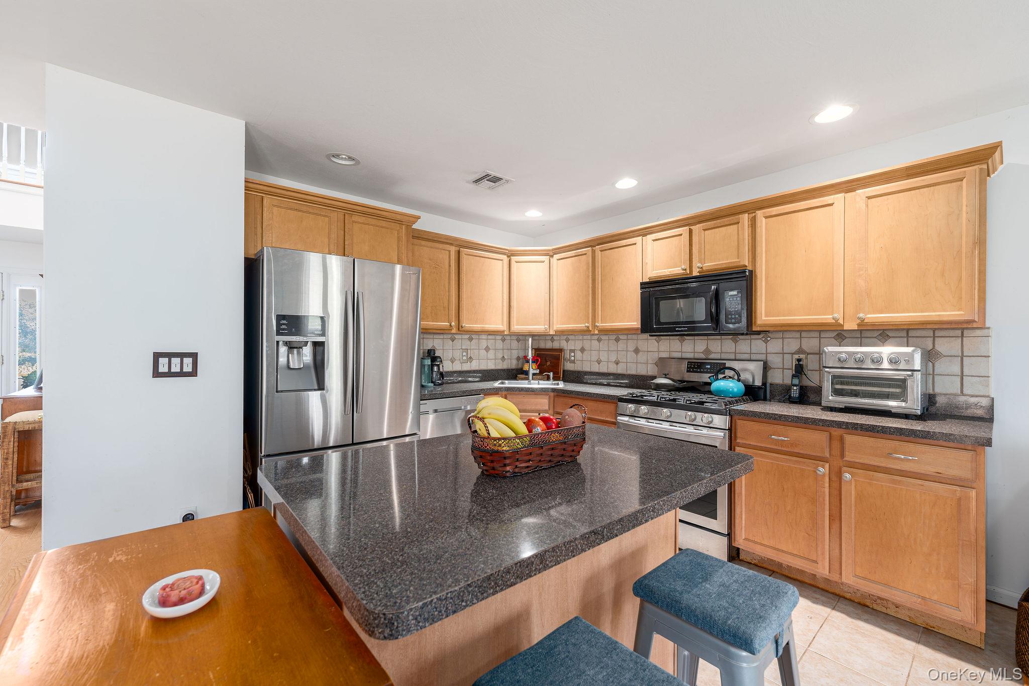 2204 Cedar Path Property Photo 8