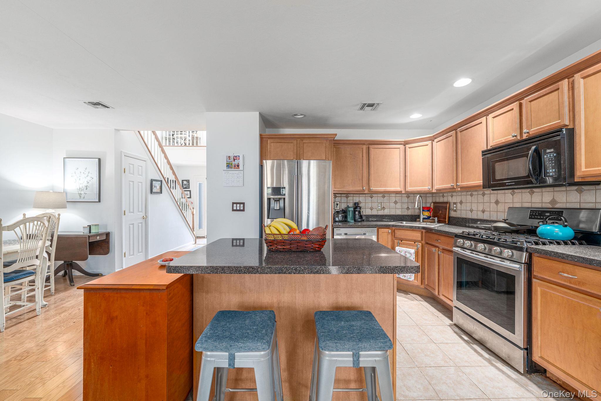 2204 Cedar Path Property Photo 9