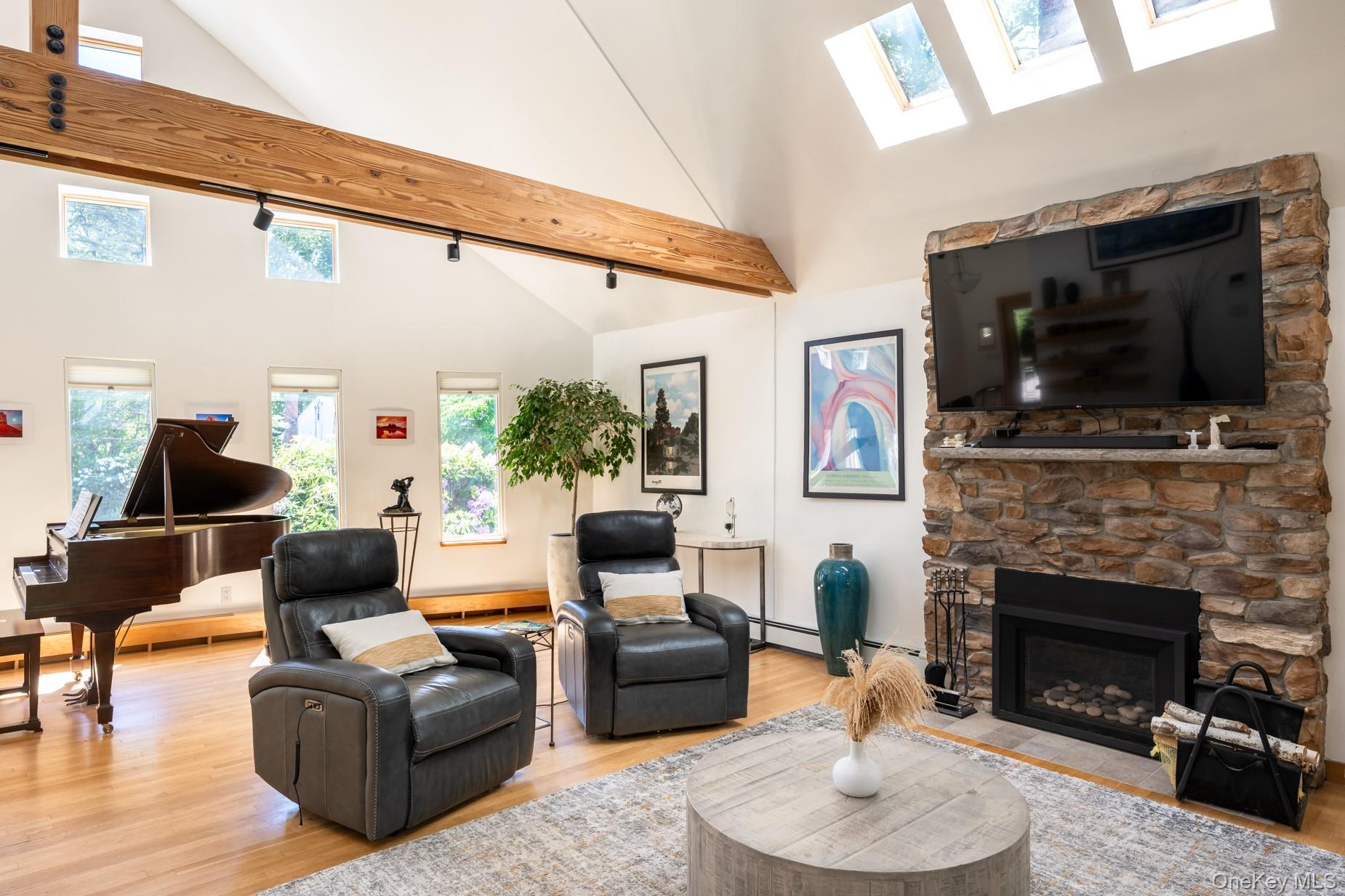 15 John Street Property Photo 5