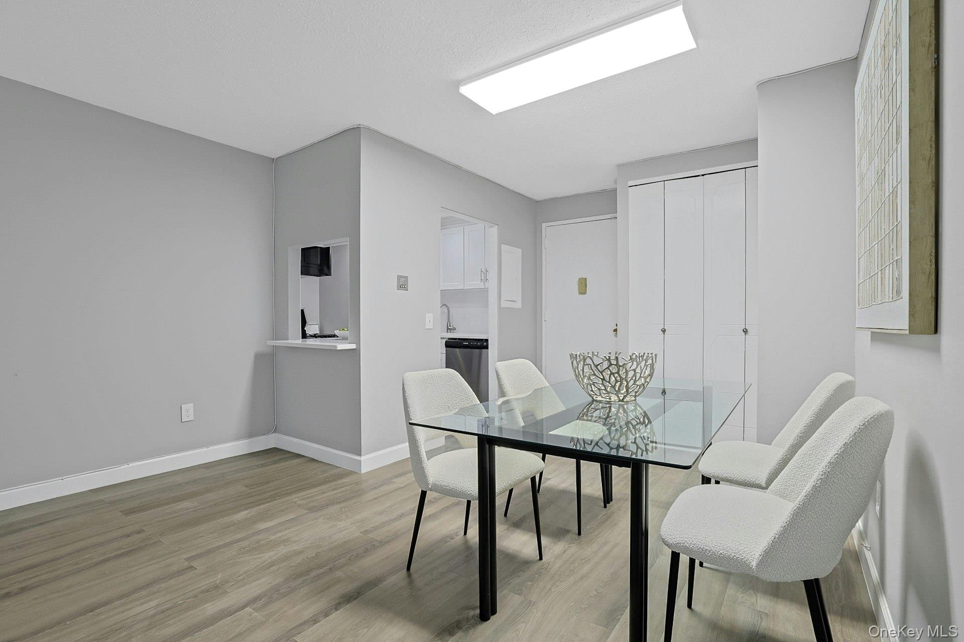1270 North Avenue 1h Property Photo 4