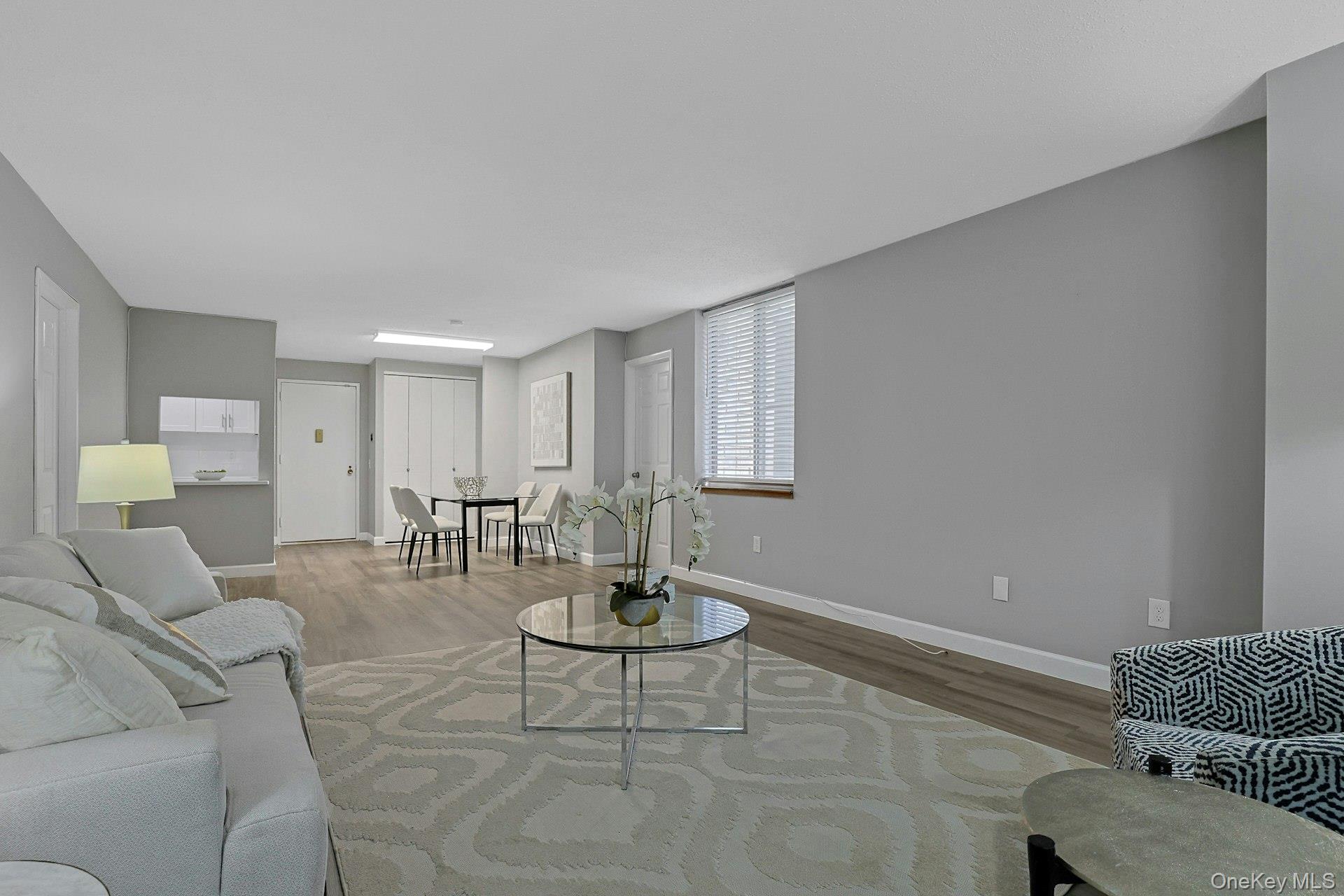 1270 North Avenue 1h Property Photo 7