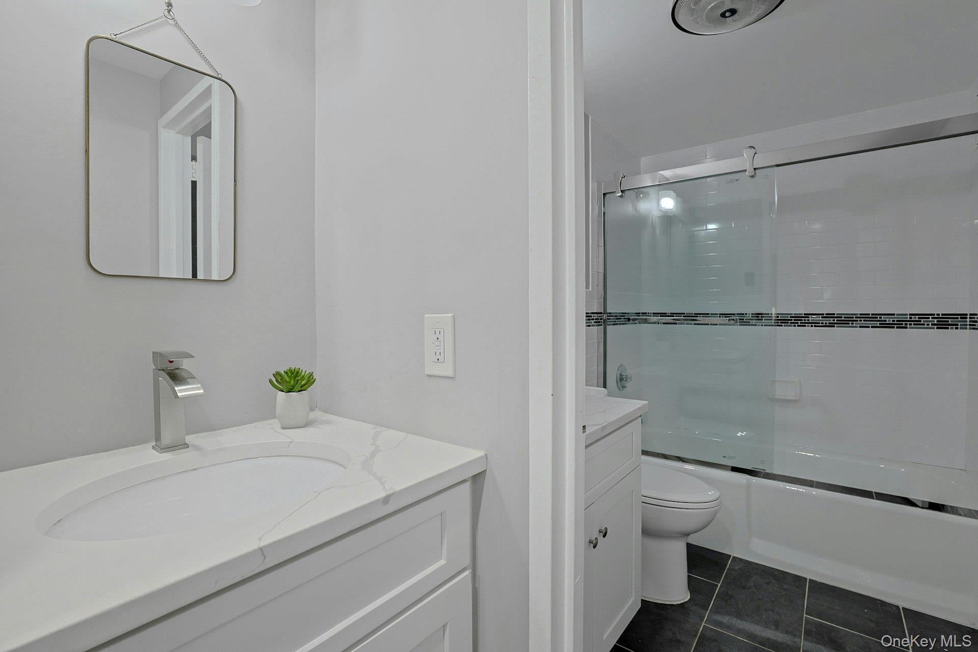 1270 North Avenue 1h Property Photo 10