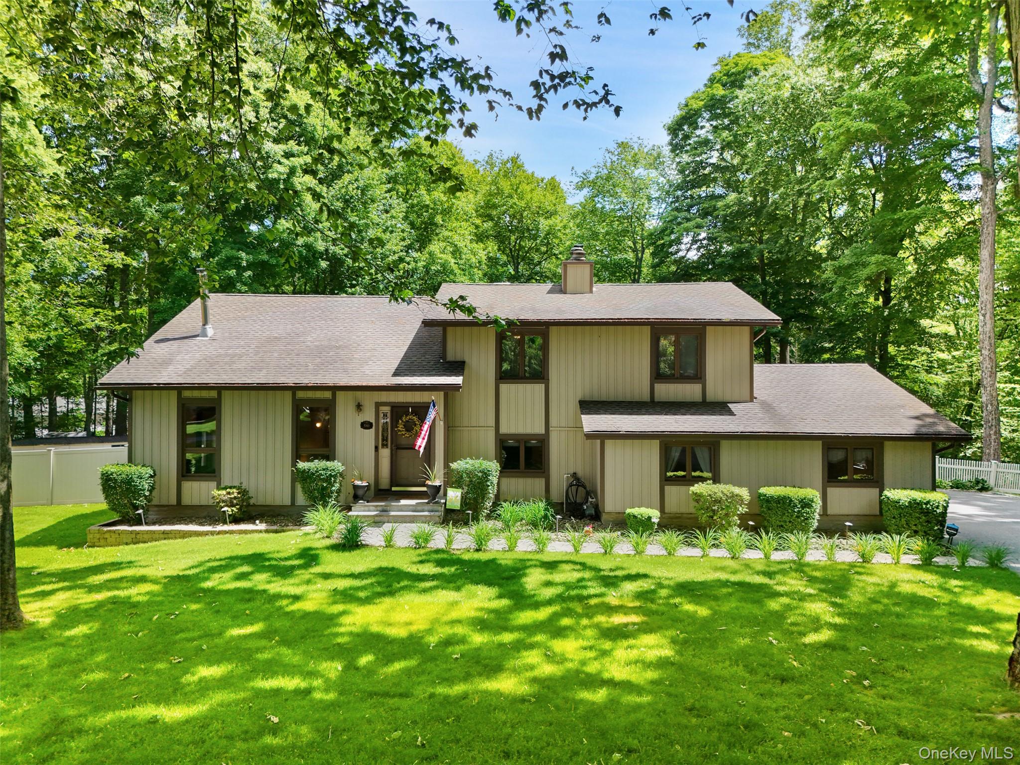90 Timberlane Court Property Photo 1