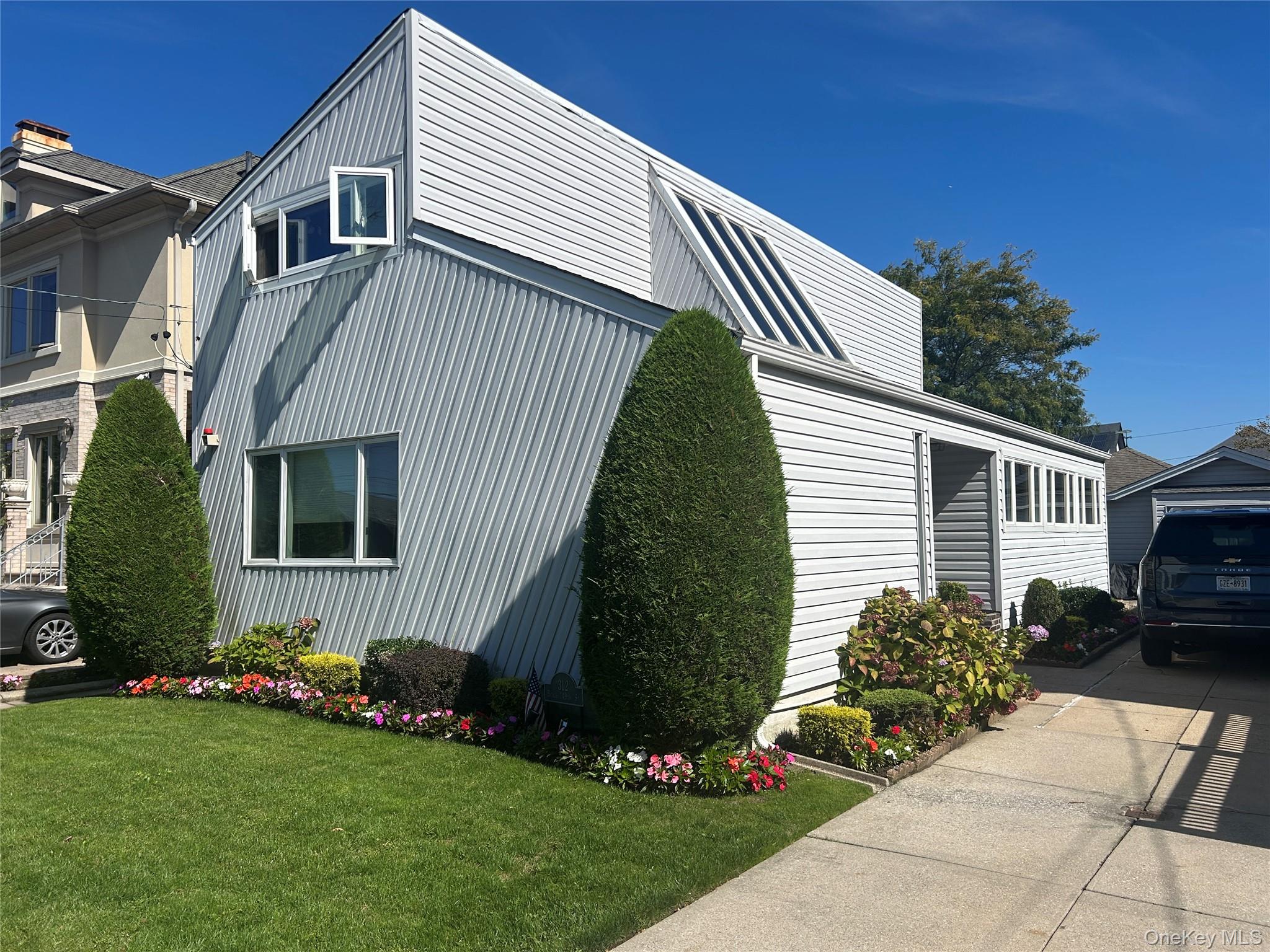 312 Beach 149th Street Property Photo 1