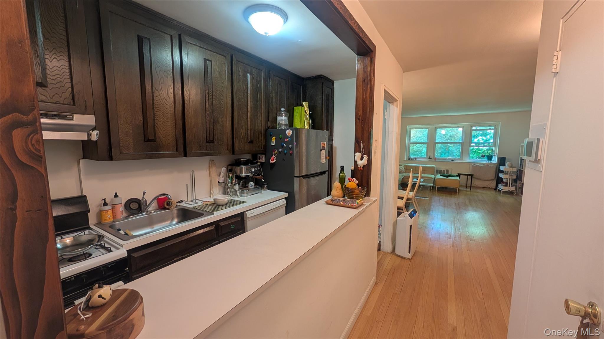 30 Pearsall Avenue 3p Property Photo 2