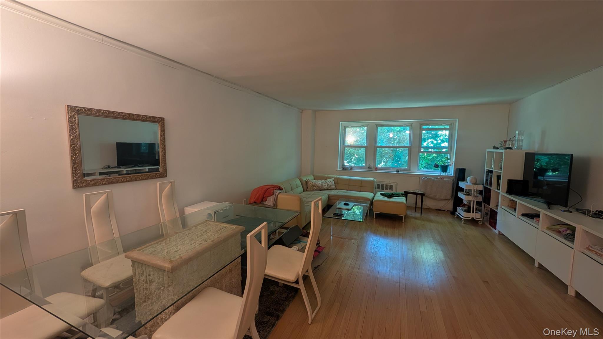 30 Pearsall Avenue 3p Property Photo 6