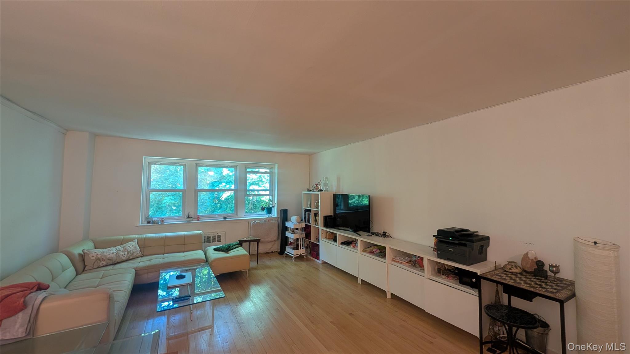 30 Pearsall Avenue 3p Property Photo 7