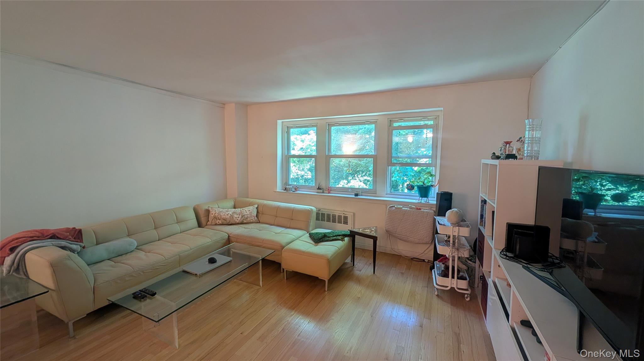 30 Pearsall Avenue 3p Property Photo 9