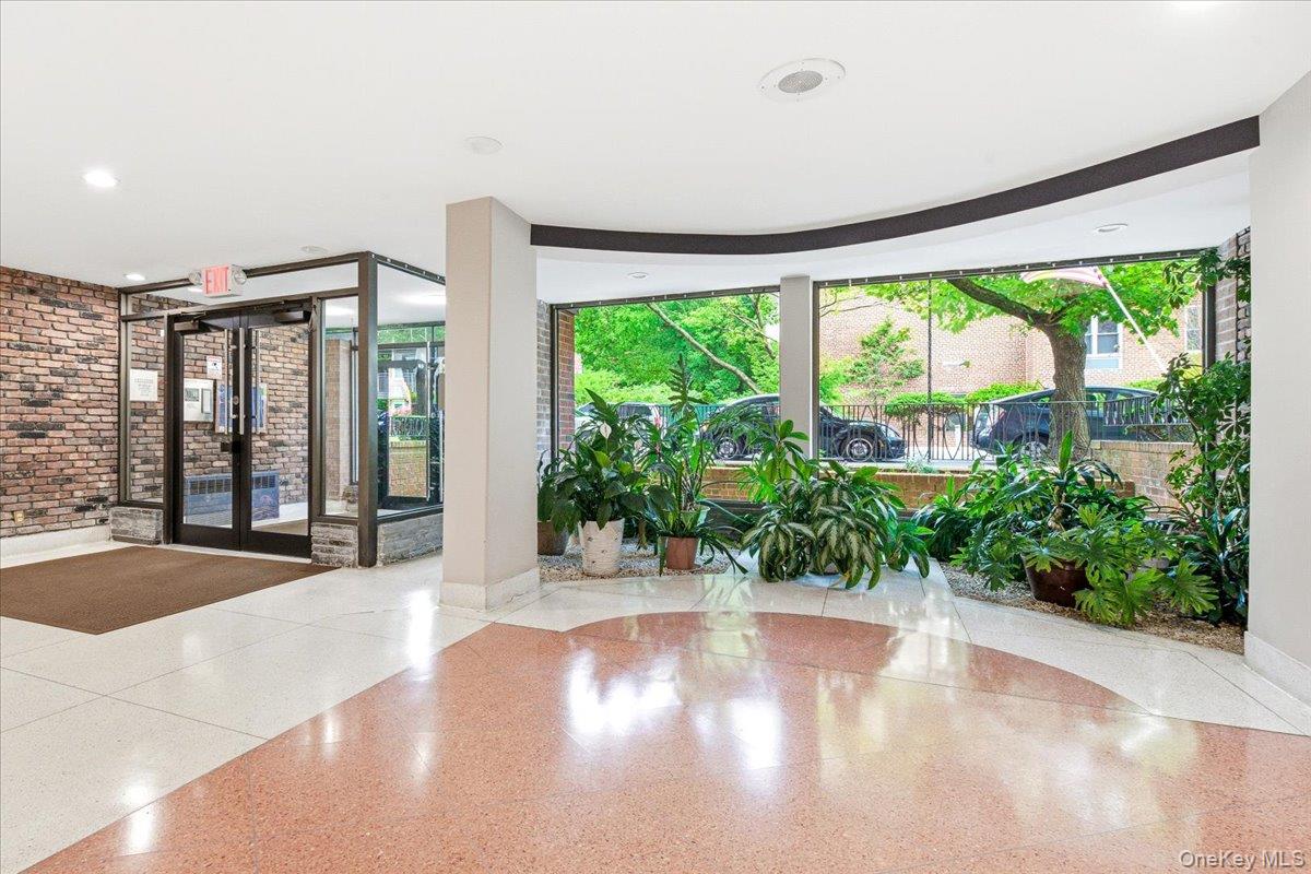 68-15 Selfridge Street 4f Property Photo 3
