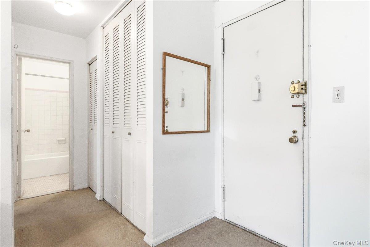 68-15 Selfridge Street 4f Property Photo 4