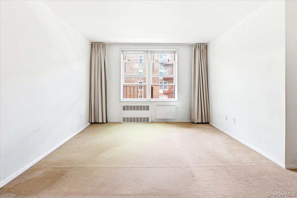 68-15 Selfridge Street 4f Property Photo 7