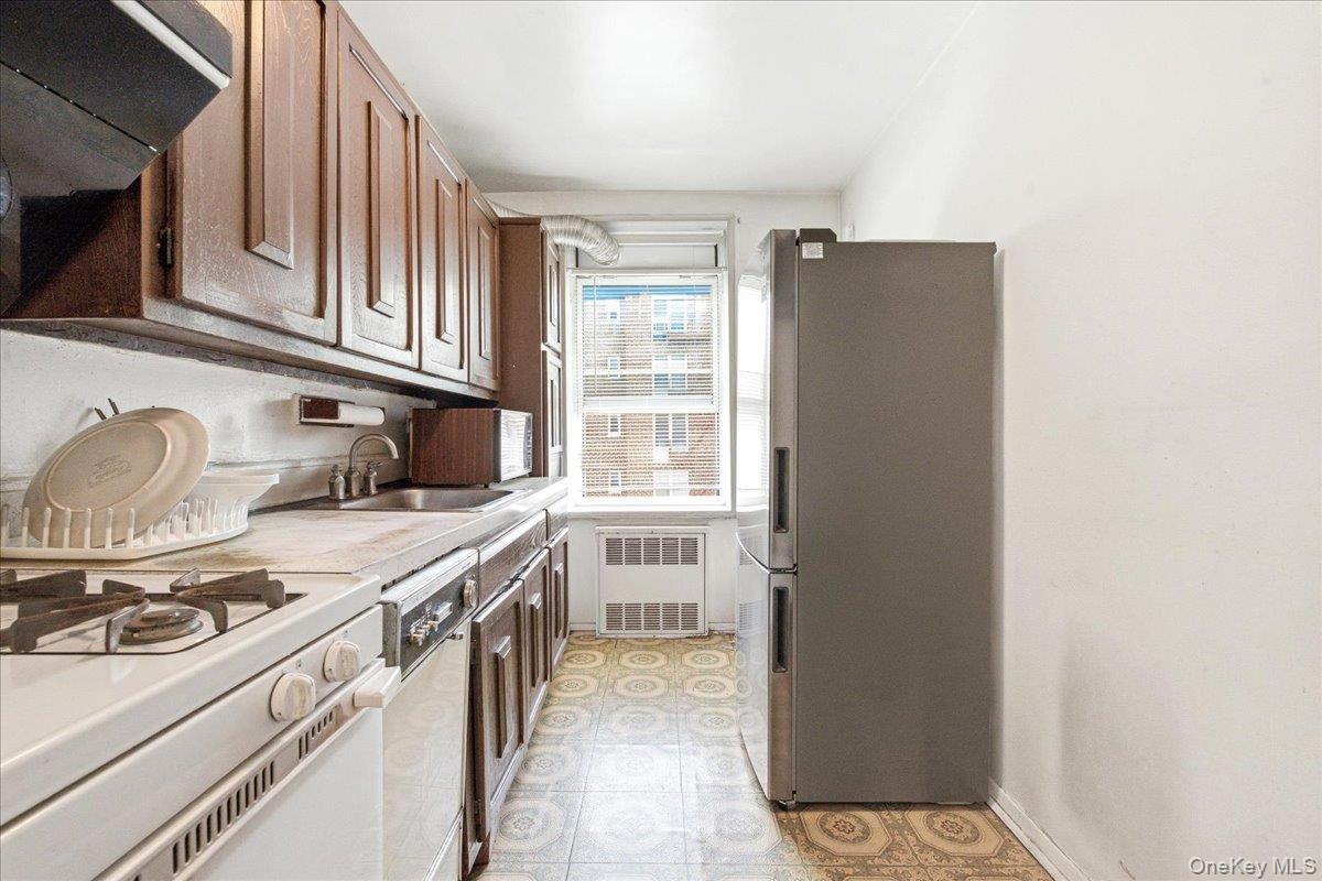 68-15 Selfridge Street 4f Property Photo 13