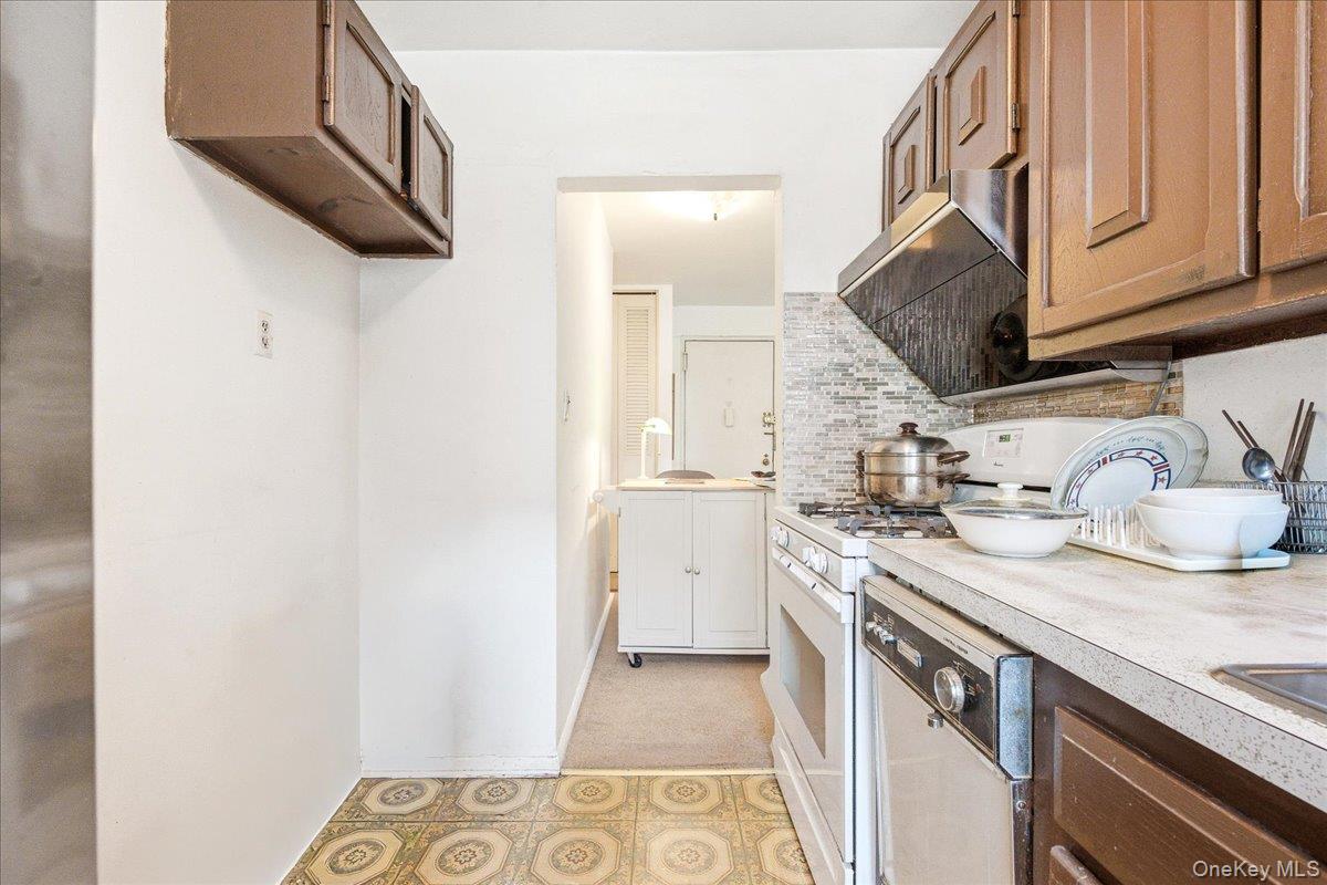 68-15 Selfridge Street 4f Property Photo 15