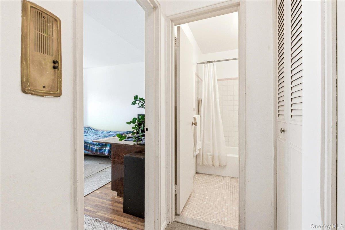 68-15 Selfridge Street 4f Property Photo 17