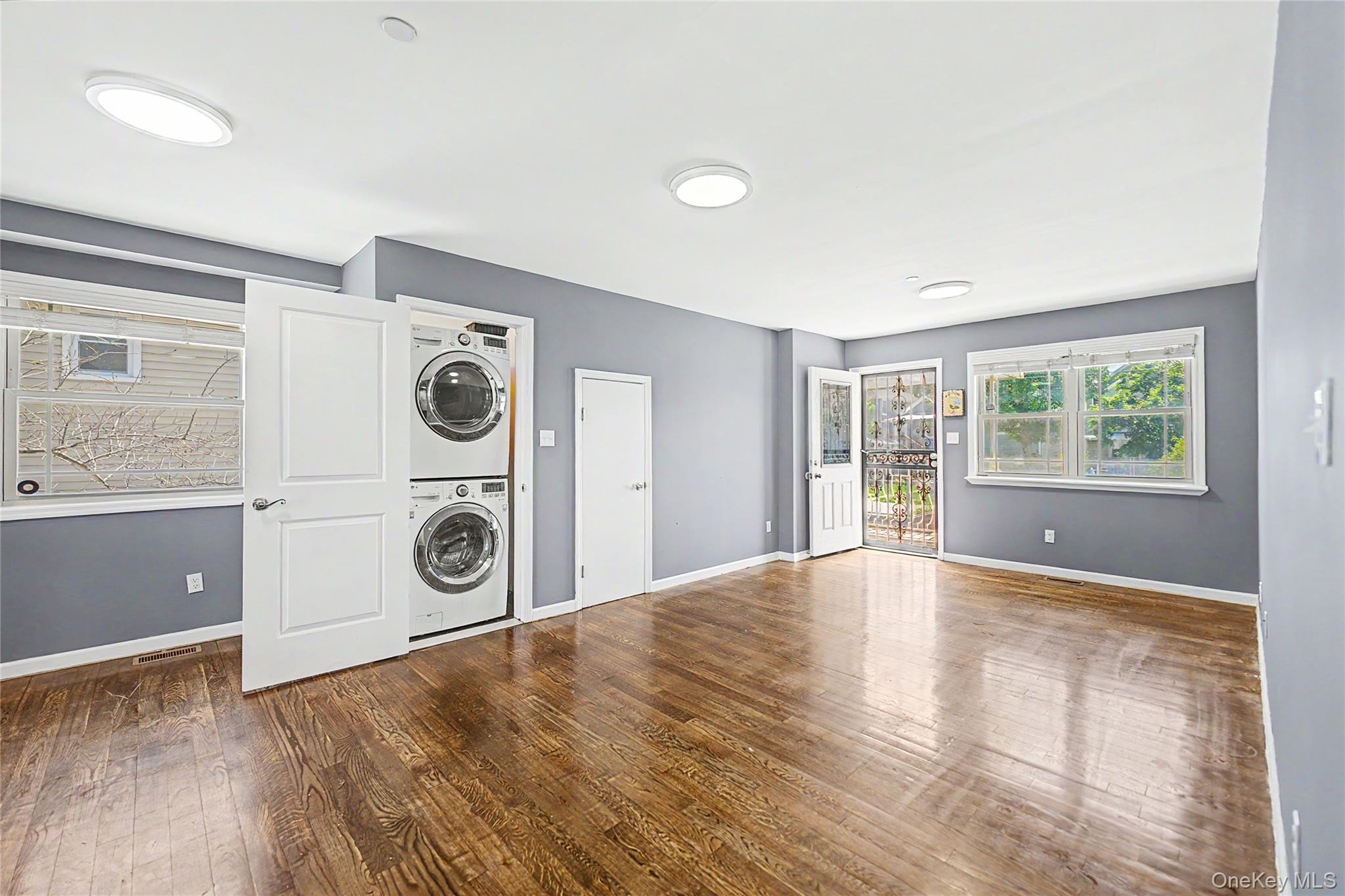 10205 Davenport Court Property Photo 5
