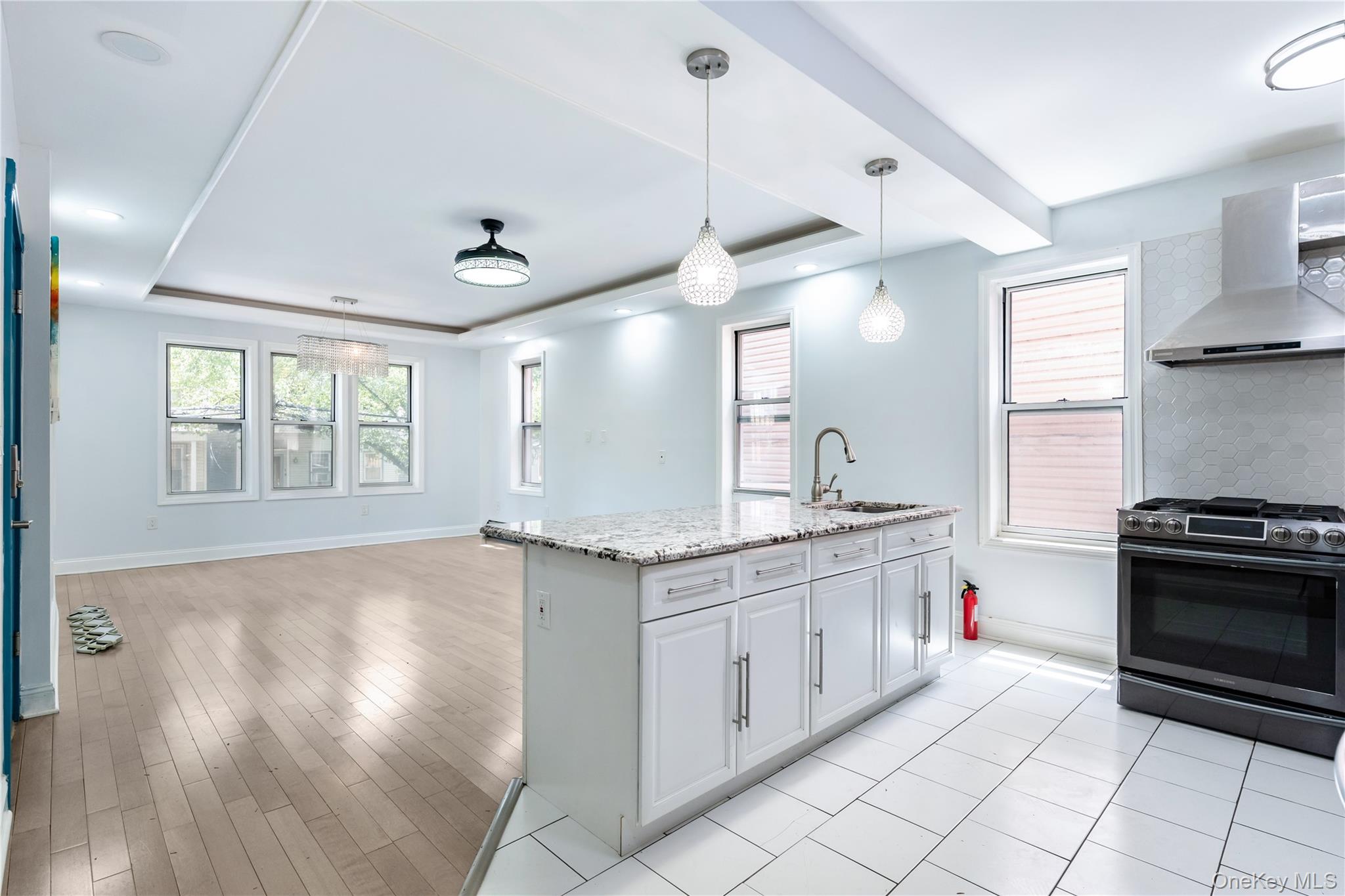 3335 Perry Avenue Property Photo 4