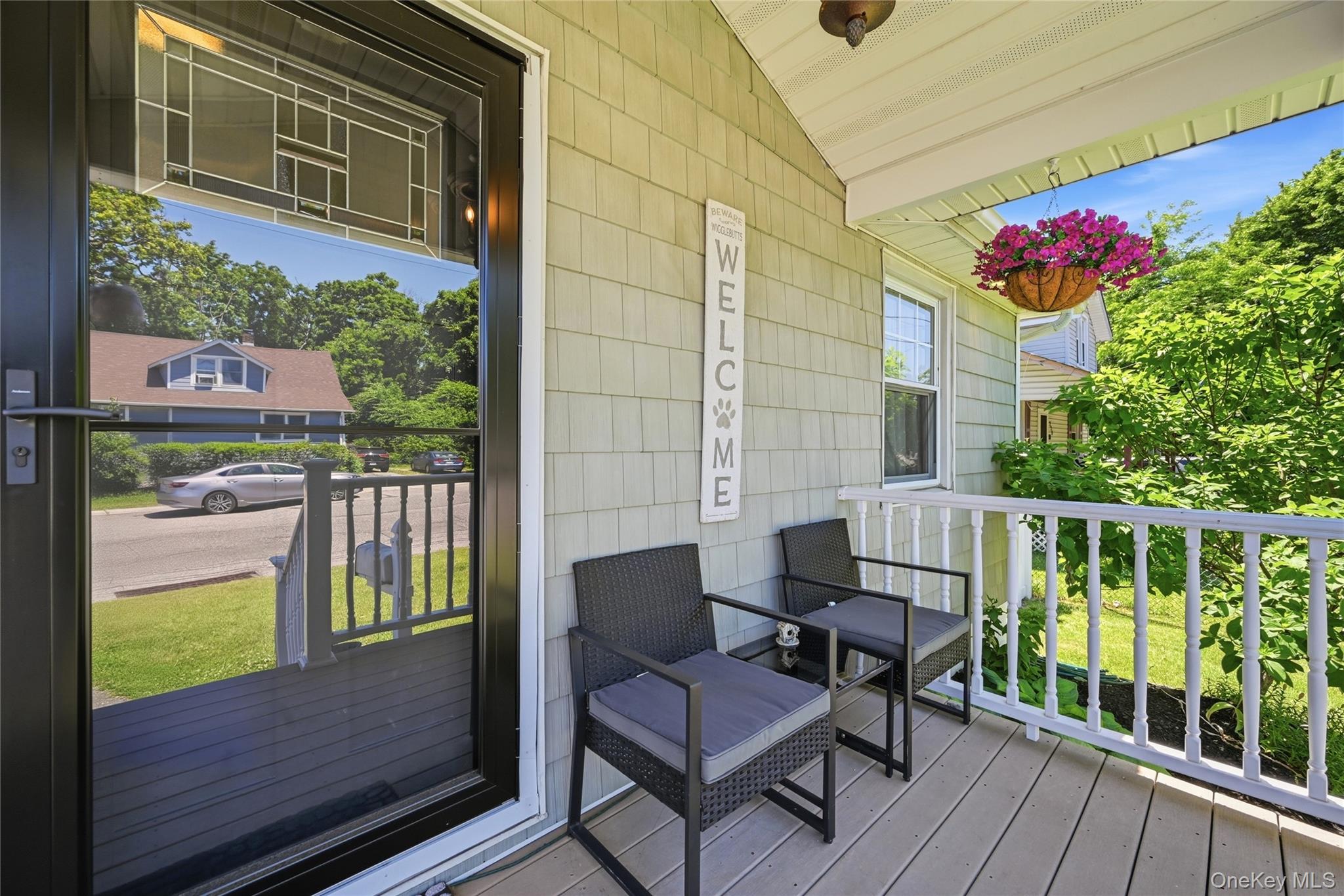 234 Islip Boulevard Property Photo 3