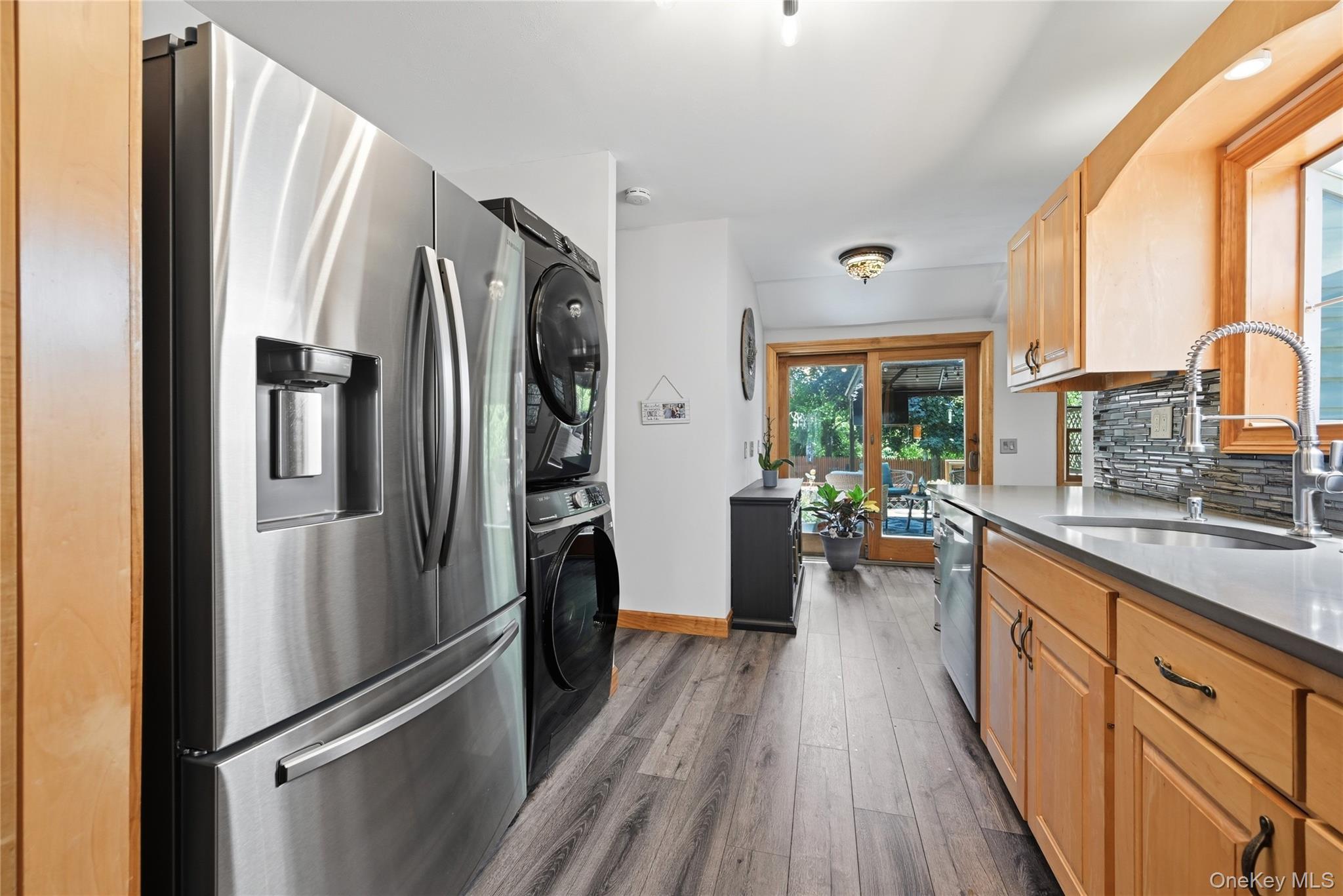 234 Islip Boulevard Property Photo 11
